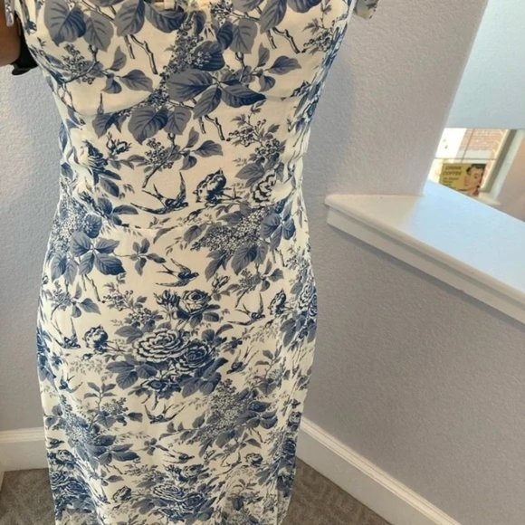 Nikita Reformation Dress - Blue & White Floral, Size 8 - Excellent condition! - Picture 5 of 8